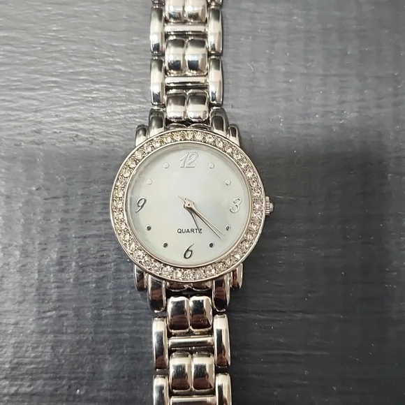 elegant status watch In silver tone BOSS - Black-dial watch with multi-link bracelet - Silver tone main image 3